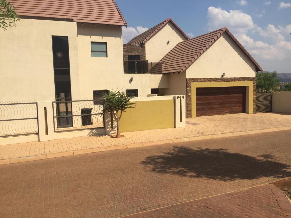 Bluewave Lifestyle Villa Hartbeespoort Exterior photo